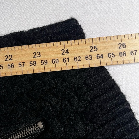 Love Always Women’s Gray Black Long Sleeved Sweater Faux Zip Pockets Large - Picture 10 of 10